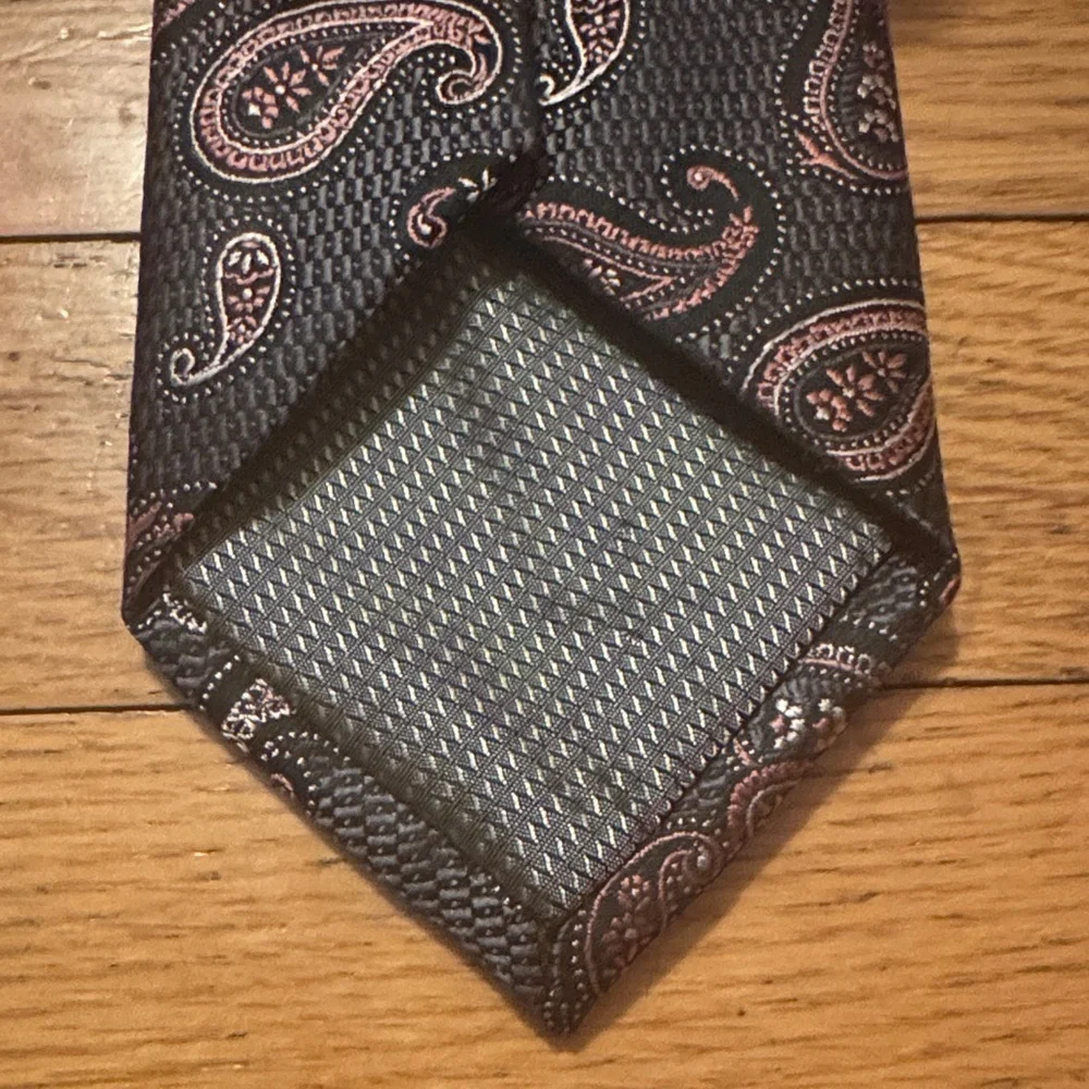 Alexander Julian Paisley Tie - Gray and Pink